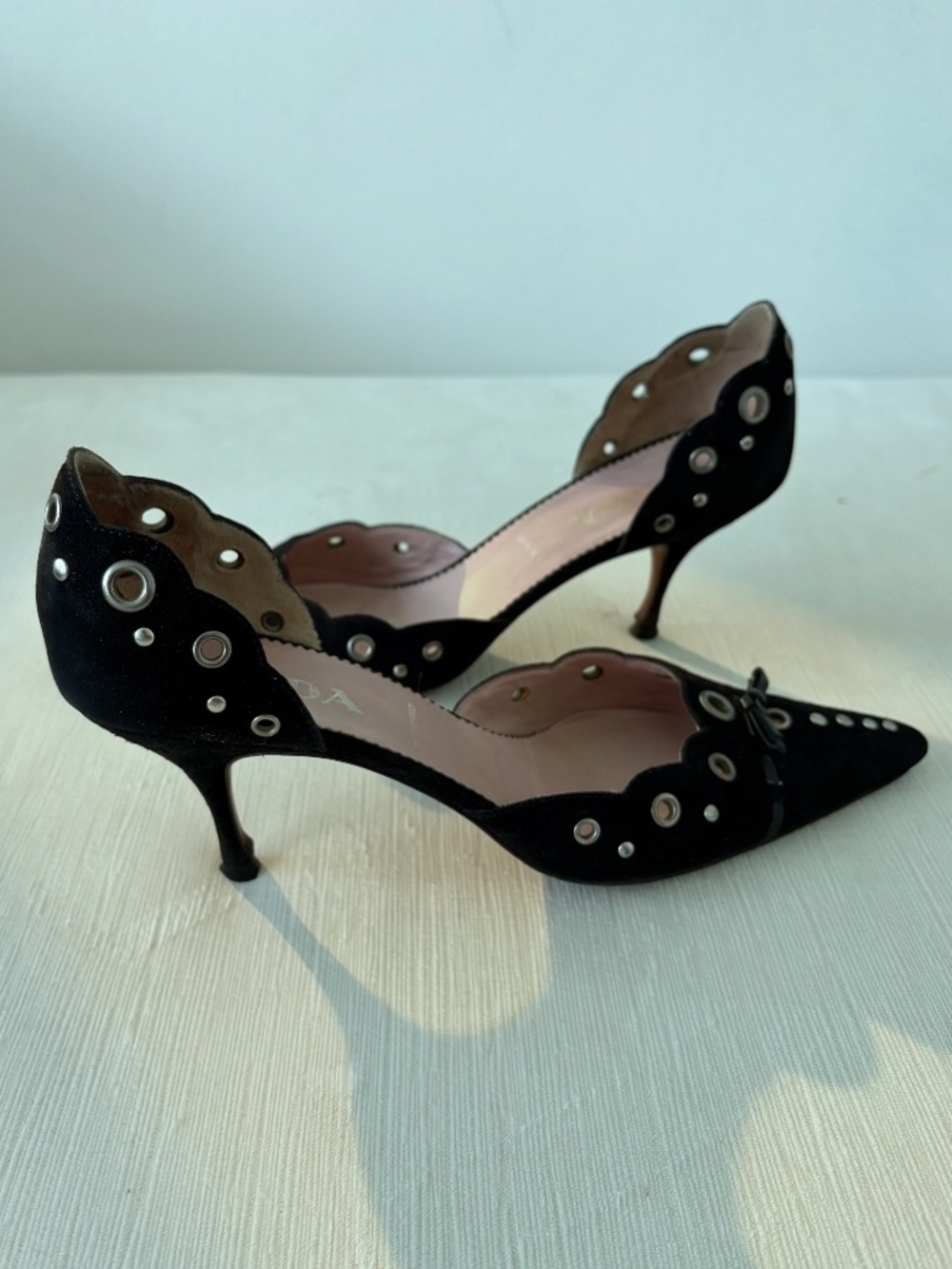 Vintage Prada Y2K Suede Eyelet Bow Kitten Heels EU 37 - Picture 2 of 9